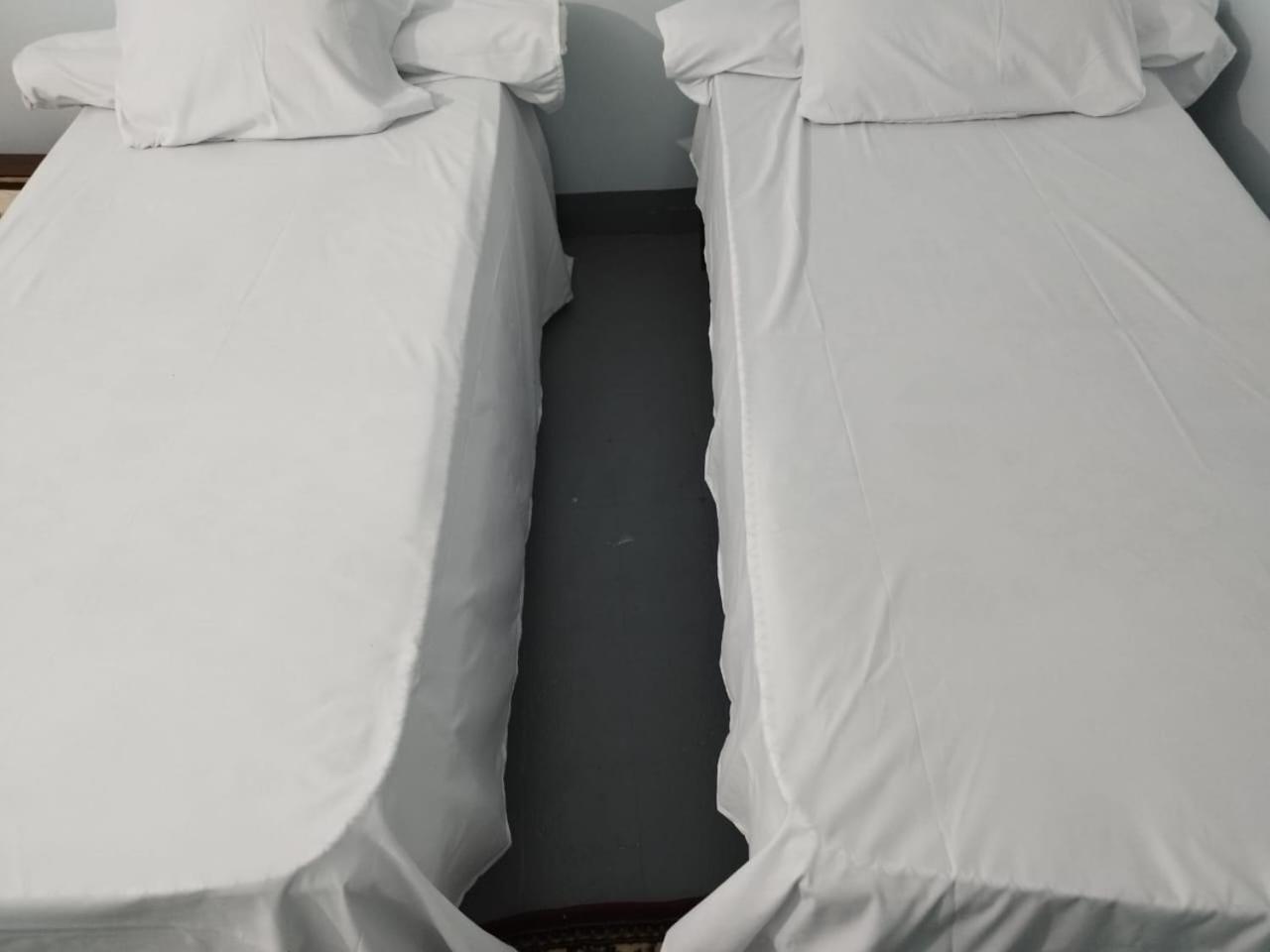 Grand Square Hostel ลักซอร์ ภายนอก รูปภาพ