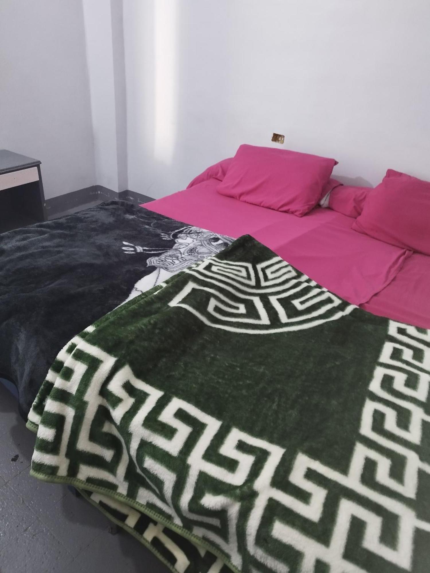 Grand Square Hostel ลักซอร์ ภายนอก รูปภาพ