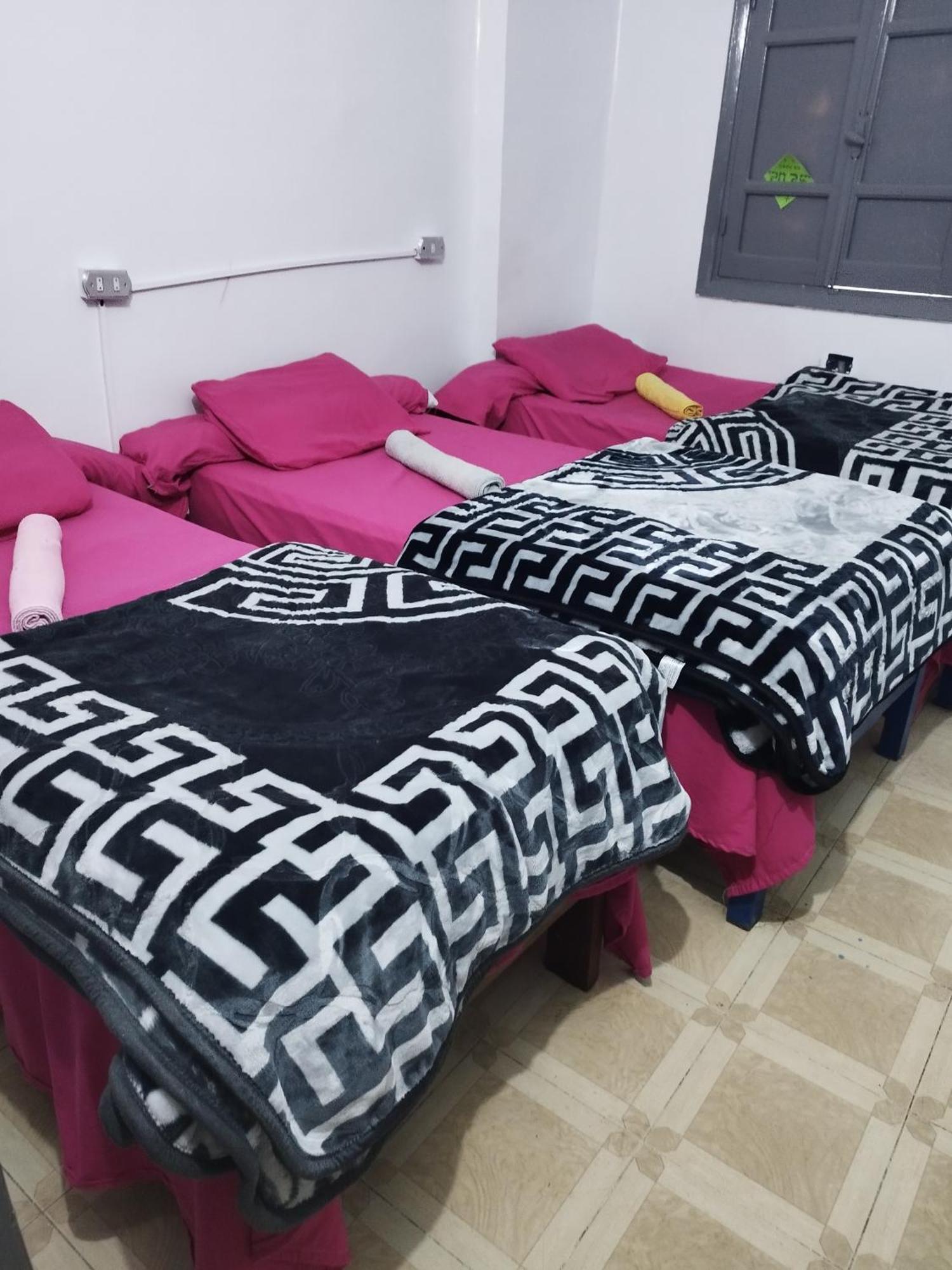 Grand Square Hostel ลักซอร์ ภายนอก รูปภาพ